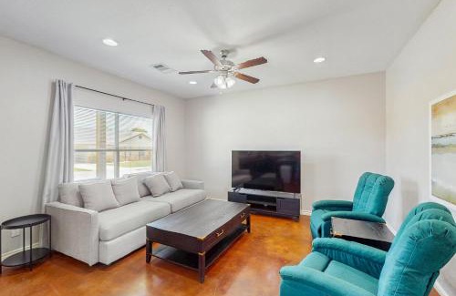 Kingsland House | Simply Lakeshore