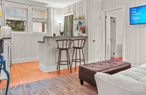Shandon Apartment | Sims Suite -1BR 1BA- Downtown