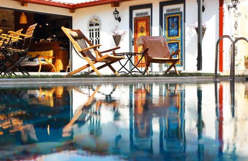 Yenifoca Hotel | Sinem Hanım Konağı Boutique Hotel