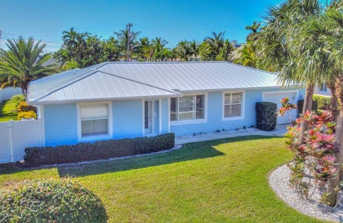Singer Island House | Singer Island Private Home with Heated Pool, Enjoy Walks to the Beach