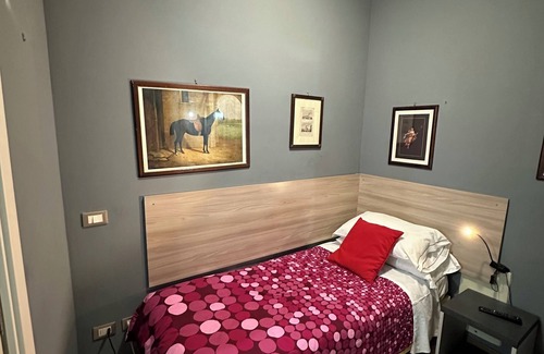 Guastalla Apartment | SINGLE APARTMENT 700 METERS FROM THE CENTER OF MILAN