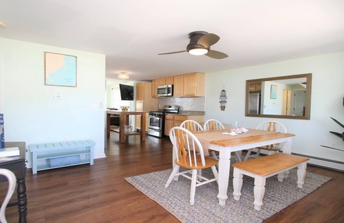 Beach Haven West House | Single family. Waterfront. Boat Slip. Beach Haven West. Private yard. WIFI.