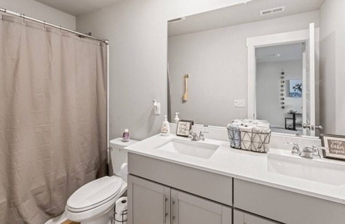 Lebanon Villa | Single home downtown Lebanon TN