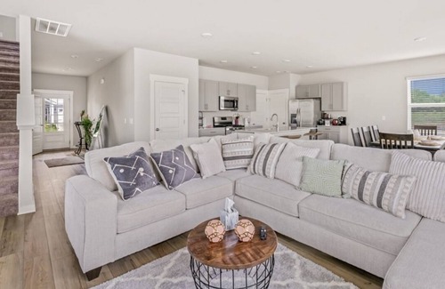 Lebanon Villa | Single home downtown Lebanon TN