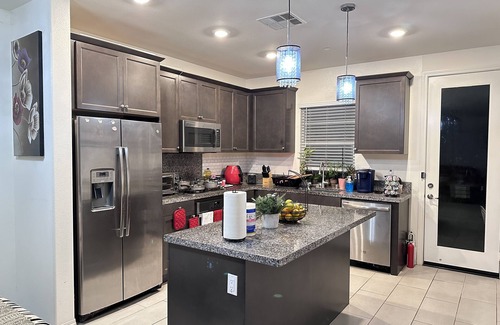 Chino House | Single House! One Bedroom Downstairs!Near Ontario! Pet Friendly! 500 Mbps WiFi !