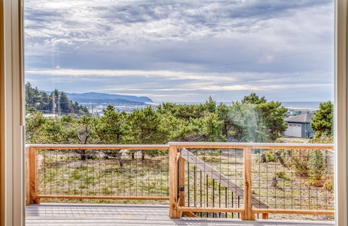 Bayshore House | Single Level Bayshore Beauty With The Perfect Deck For Relaxing, Pups Welcome!