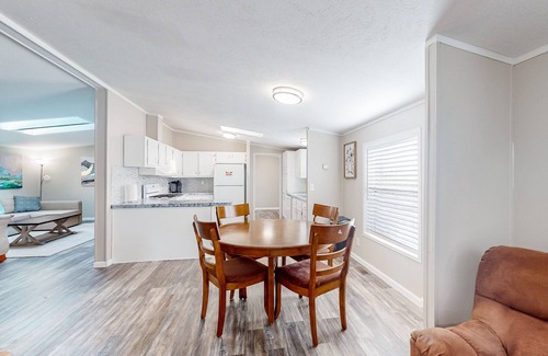 Gunnison House | Single-level home with a washer/dryer, patio & grill