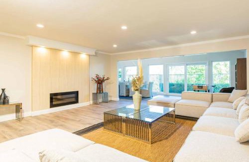 Glendora House | Single Level House with view and pool