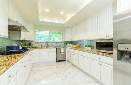 Glendora House | Single Level House with view and pool
