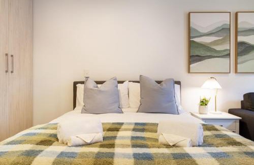 Christchurch City Centre Apartment | Single Level, Studio Retreat, in Bath Street