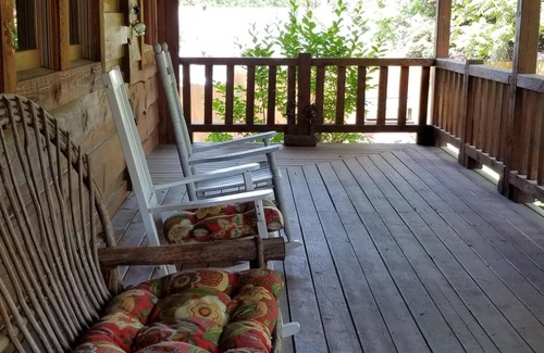 Fletcher Cabin | Single Pine Inn