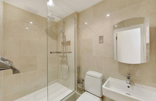Swiss Cottage Apartment | Single room outside station