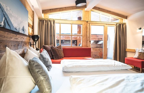 Kaprun Hotel | Single room with bath, shower, toilet - Das Falkenstein