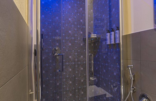 Pescara Bed & Breakfast | Single room with double bed, private bathroom 700mt from the airport