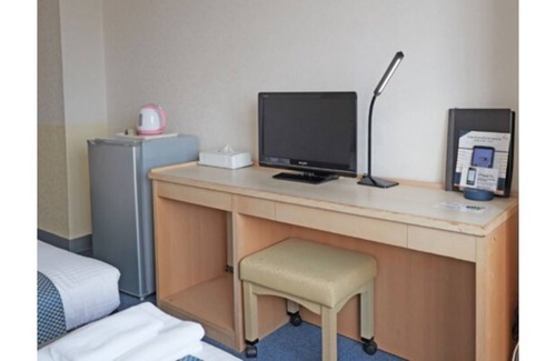 Oroku Hotel | Single roomnonsmoking 3 stations from Naha Airp / Naha Okinawa