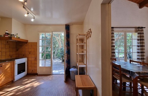 Soorts-Hossegor Apartment | Single-storey house for 5 holidaymakers with shared garden at the foot of the supervised beach.