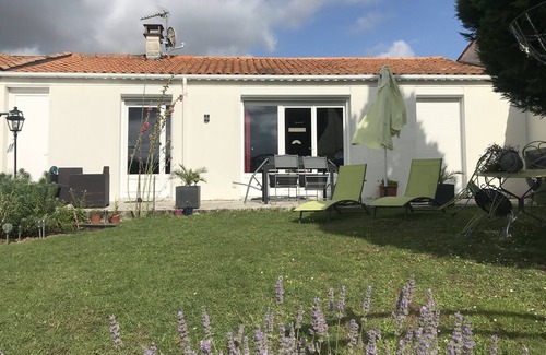 Saintes House | Single Storey House, Residential Area in Saintes