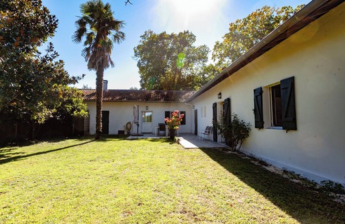 Aureilhan House | Single-storey Landes house in a large forest park by the lake, 8km to the ocean