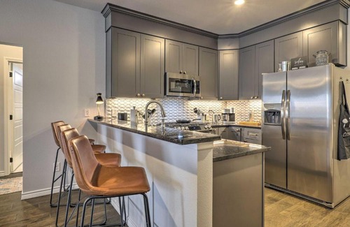 Fredericksburg Apartment | Single-Story Condo Less Than 1 Mile From Downtown!
