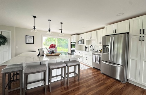Auburn House | Single-story Golf Course Getaway