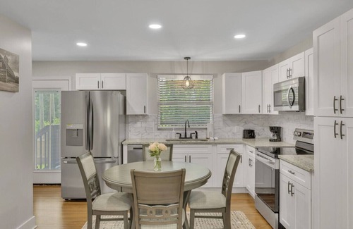 Hope Gardens House | Single Story Home Pet-Friendly w/Fenced-in Yard! 5 to Downtown