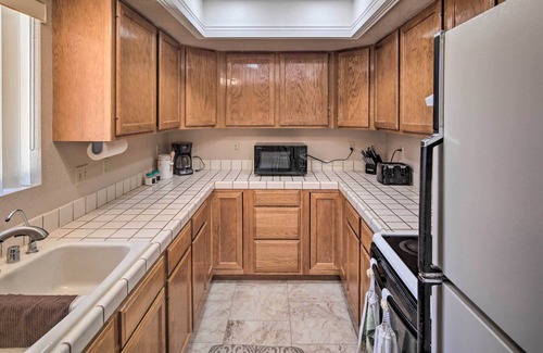 Sunridge Estates House | Single-Story Home w/Patio, 6MI to Lake Mohave