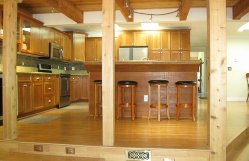 Upper Kingsbury House | Single story Private near the Beaches Walking Casino