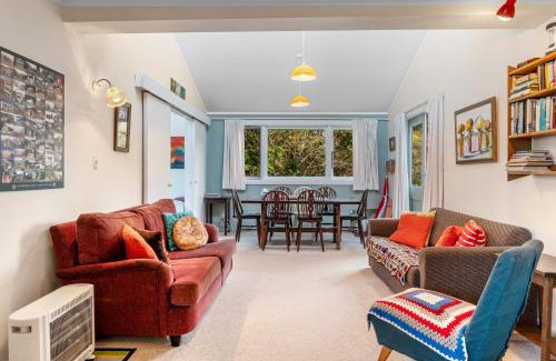 Turangi House | Singlee - Turangi Holiday Home