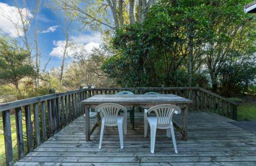 Turangi House | Singlee - Turangi Holiday Home
