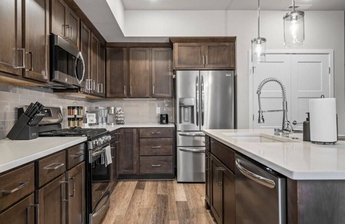 Tri-Cities House | Sip & Stay, Trendy Wine Getaway