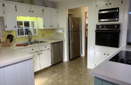 Sister Bay House | Sister Bay Lake Front Dog Friendly Bikes Grill Fire Pit New Piers & Boat Slips
