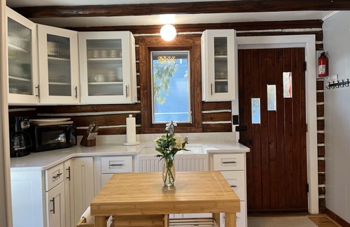 Sister Bay House | Sister Bay Log Cabin - Recent Remodel!