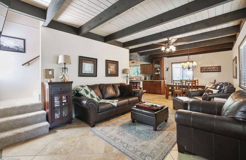 Sierra Cedars Cabin | Sister Bear Cabin with Treetop Views &Deck