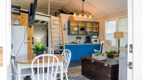 Sister Lakes House | Sister Lake Cottages - Unit 1
