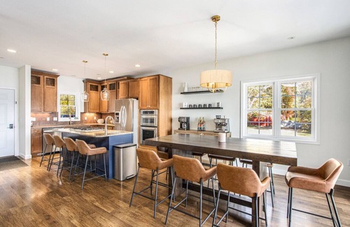 Sister Lakes House | Sister Lakes 7 bedroom Retreat