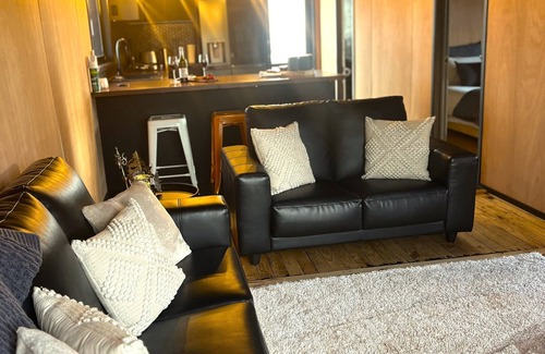 Mangakino House | Sit back, relax and enjoy your life at the lake.