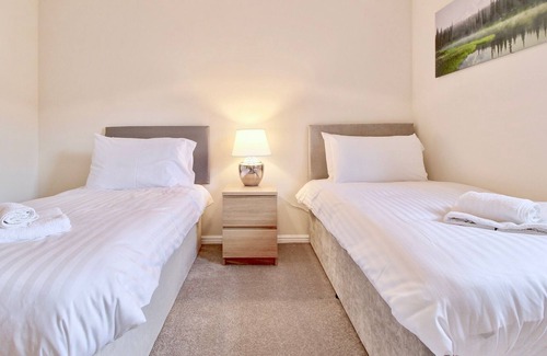 Shawlands Apartment | Situated in Glasgow's desirable south side this two bedroom apartment managed by Pillow Partners ...