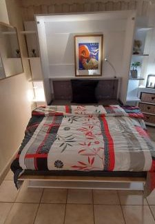 Duingt Apartment | Situation exceptionnelle pour ce cosy studio avec terrasse SUR LAC, dans résidence avec PLAGE et ponton PRIVEE