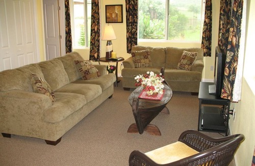 Pepeekeo House | Six Bedroom House, Perfect for Families and groups