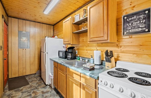 Dillsboro House | SIX Riverfront Properties on the Tuck!