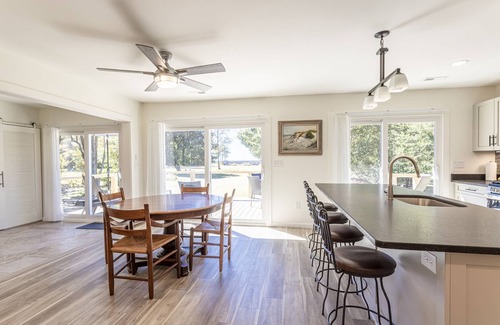 Wanchese House | Six Sister’s Lodge. Waterfront home on the OBX.Minutes away from the beach.