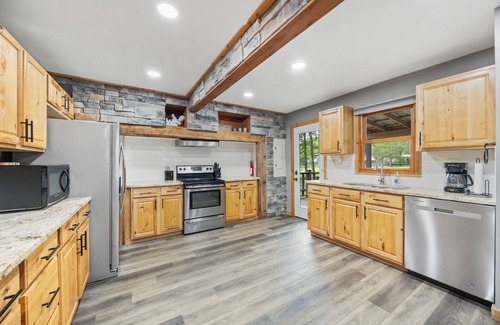 Mount Juliet Cabin | Six Unique Cabins on 180 Acre Farm near Nashville, Sleeps 37, Events Welcome!