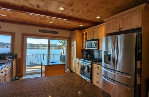 Lochmere House | Sixteen Sandals on Lake Winnisquam