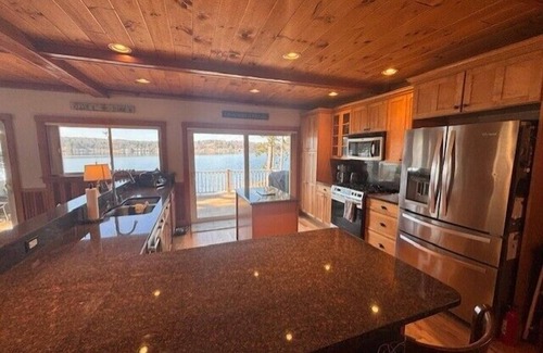 Lochmere House | Sixteen Sandals on Lake Winnisquam