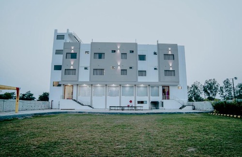 Satna Hotel | Siya Resort