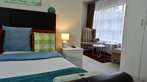 Northcliff House | Sizanazo Guest House - in the Heart of Northcliff Hill