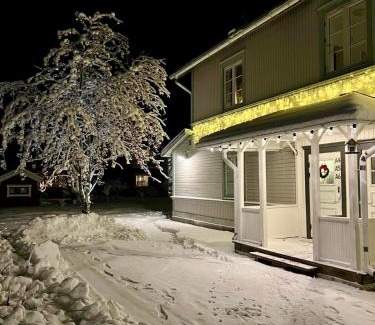 Jadraas Apartment | Sjönära Villa Lilla Emma, Jädraås, nära Kungsberget