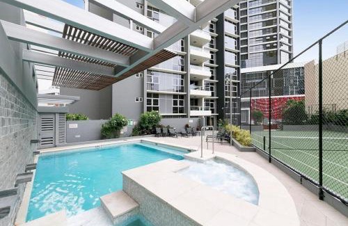 Brisbane Central Business District Apartment | SK2 - CHARMING Skyline CBD w River Views 3 BR Private Apartment