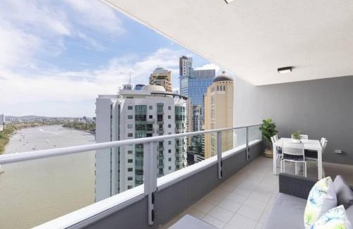 Brisbane Central Business District Apartment | SK2 - CHARMING Skyline CBD w River Views 3 BR Private Apartment