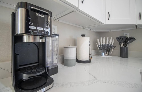 St. Martin House | Skeeter's Place- Luxurious Back Bay Biloxi Abode! Fishermen's Paradise!